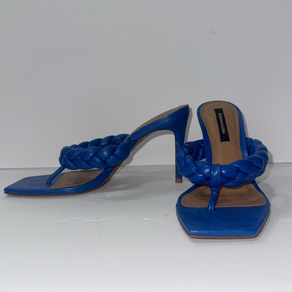 BCBGMAXAZRIA blue braided, thong mule heel